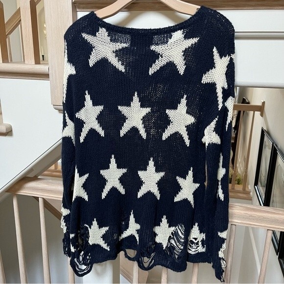 Wildfox White Label Seeing Star Distressed Lennon Sweater in Dark Navy S NWOT - Picture 10 of 10